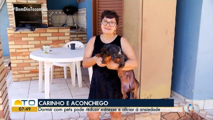 Dormir com animais de estimação pode reduzir estresse e aliviar ansiedade; entenda