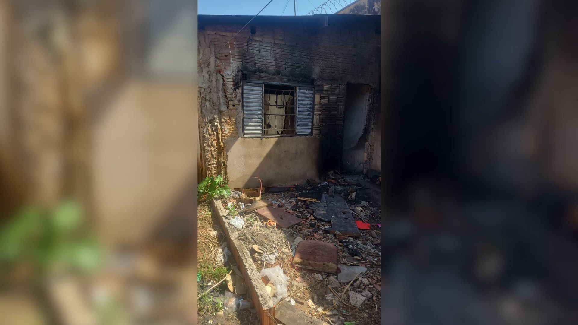 Bituca de cigarro em colchão causa incêndio e destrói casa em Bauru