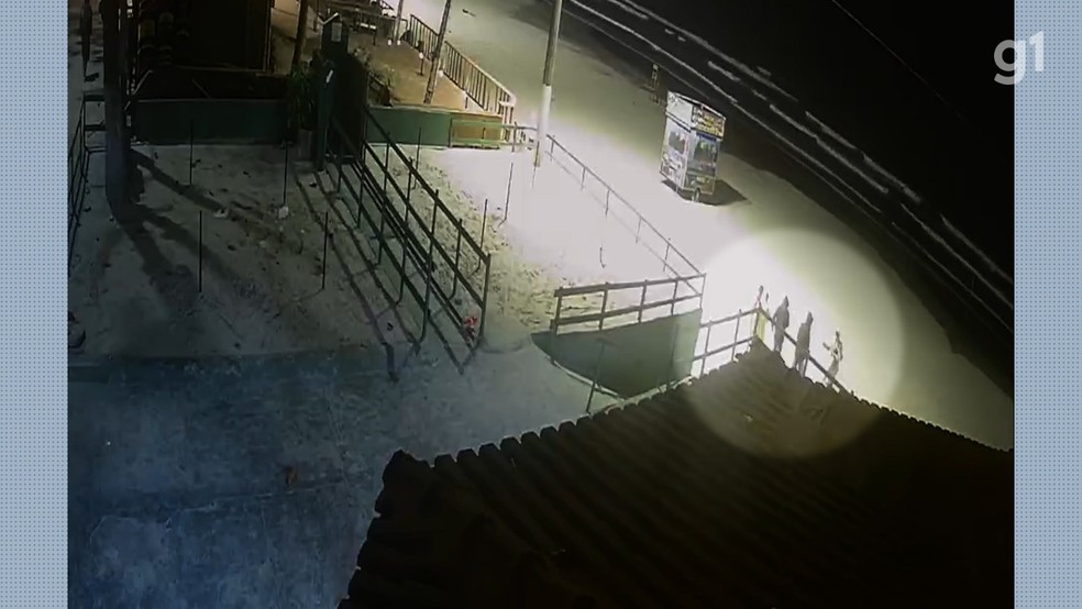 Advogado é morto a tiros em assalto na Praia Grande em Ubatuba; câmeras flagraram o crime — Foto: Reprodução/TV Vanguarda
