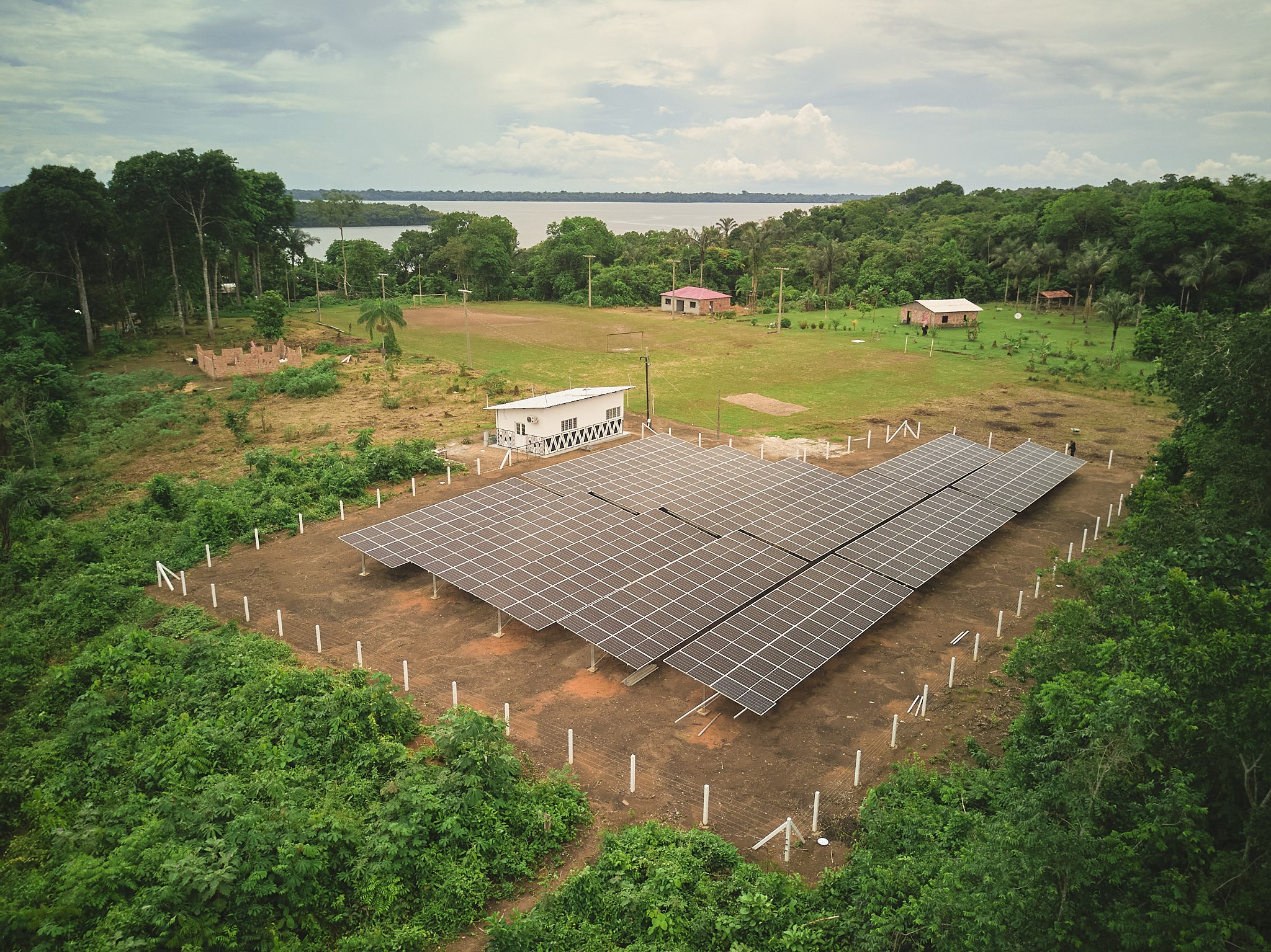 Comunidade indígena no Amazonas recebe energia solar mais de 30 anos após chegada de primeiros moradores 