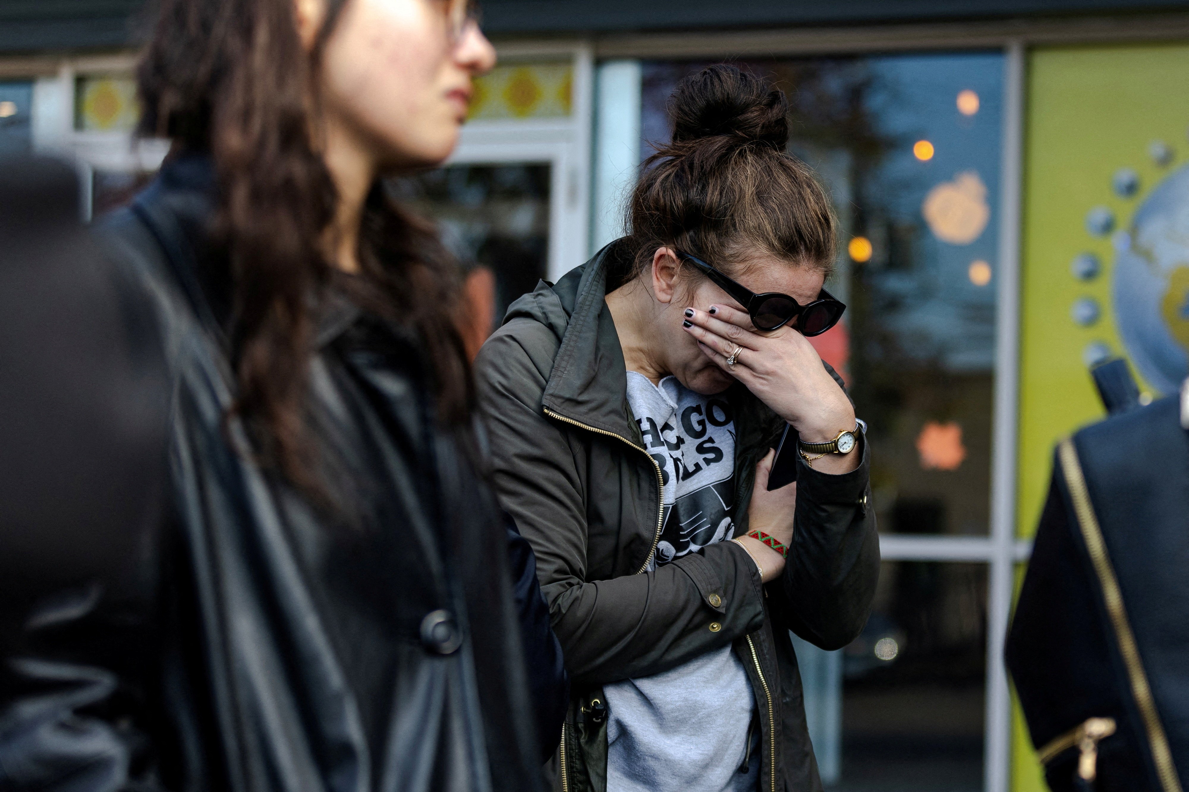 Em repressão à imigração em Chicago, agentes invadem creche e prendem professora colombiana