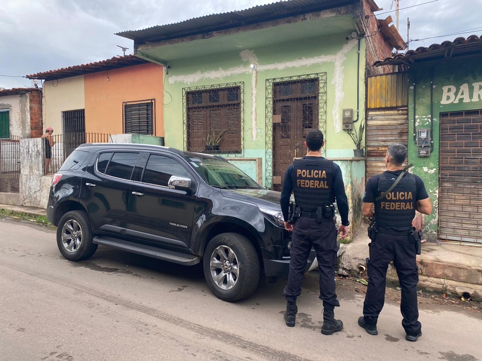 Policiais cumpriram mandados de busca e apreensão em São Luís contra o tráfico de drogas — Foto: Divulgação/Polícia Federal