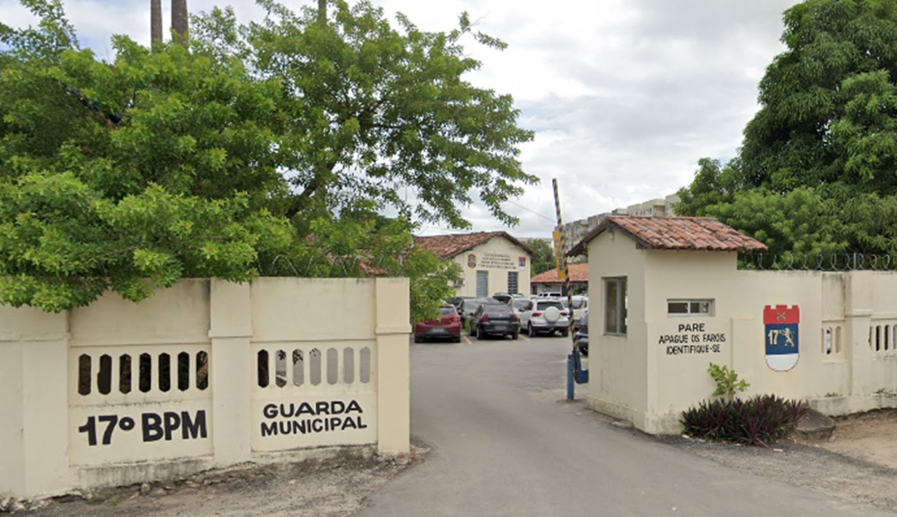 Homem mata vizinho a facadas em briga por causa de cachorro e é preso em flagrante