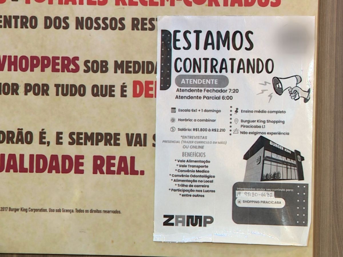 'Estamos contratando': o bom e velho cartaz tem sido estratégia eficaz no anúncio de vagas de emprego em comércio e serviços