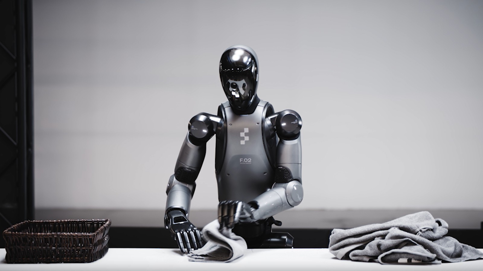 EUA e China travam corrida por robôs que prometem substituir humanos em casa e no trabalho; conheça os projetos