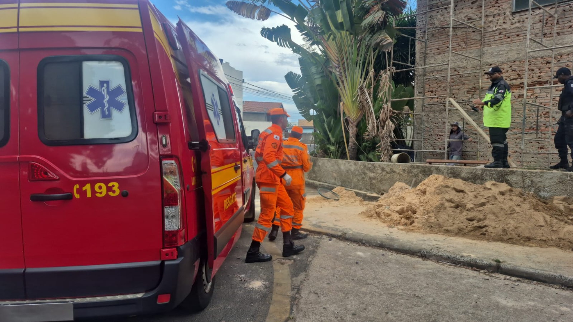 Homem morre após cair de andaime de 5 metros em Araxá