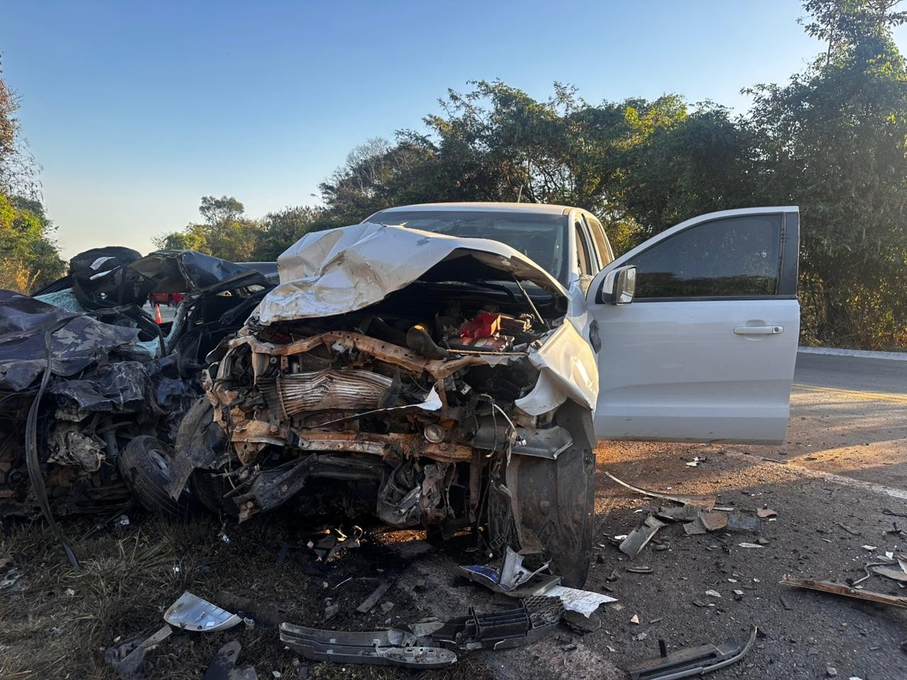 Acidente durante ultrapassagem em curva deixa dois mortos na BR-494, em Divinópolis