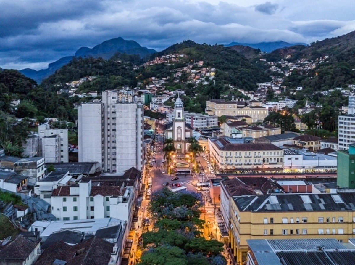 Feriado de 1º de maio: veja o que abre e fecha em Petrópolis e como fica o trânsito na BR-040