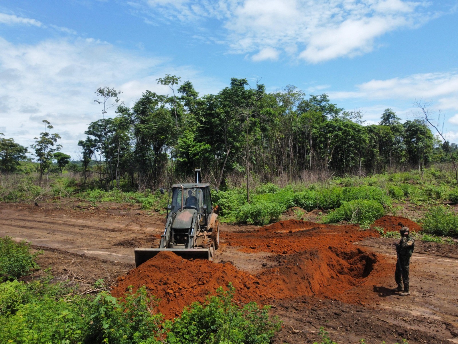 Onze pistas de pouso clandestinas usadas por garimpeiros ilegais são destruídas na Terra Yanomami