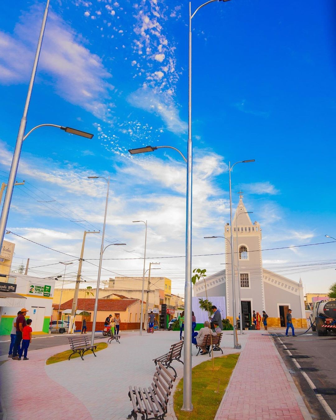 Divulga a programação da festa de São João nas comunidades de Serrita