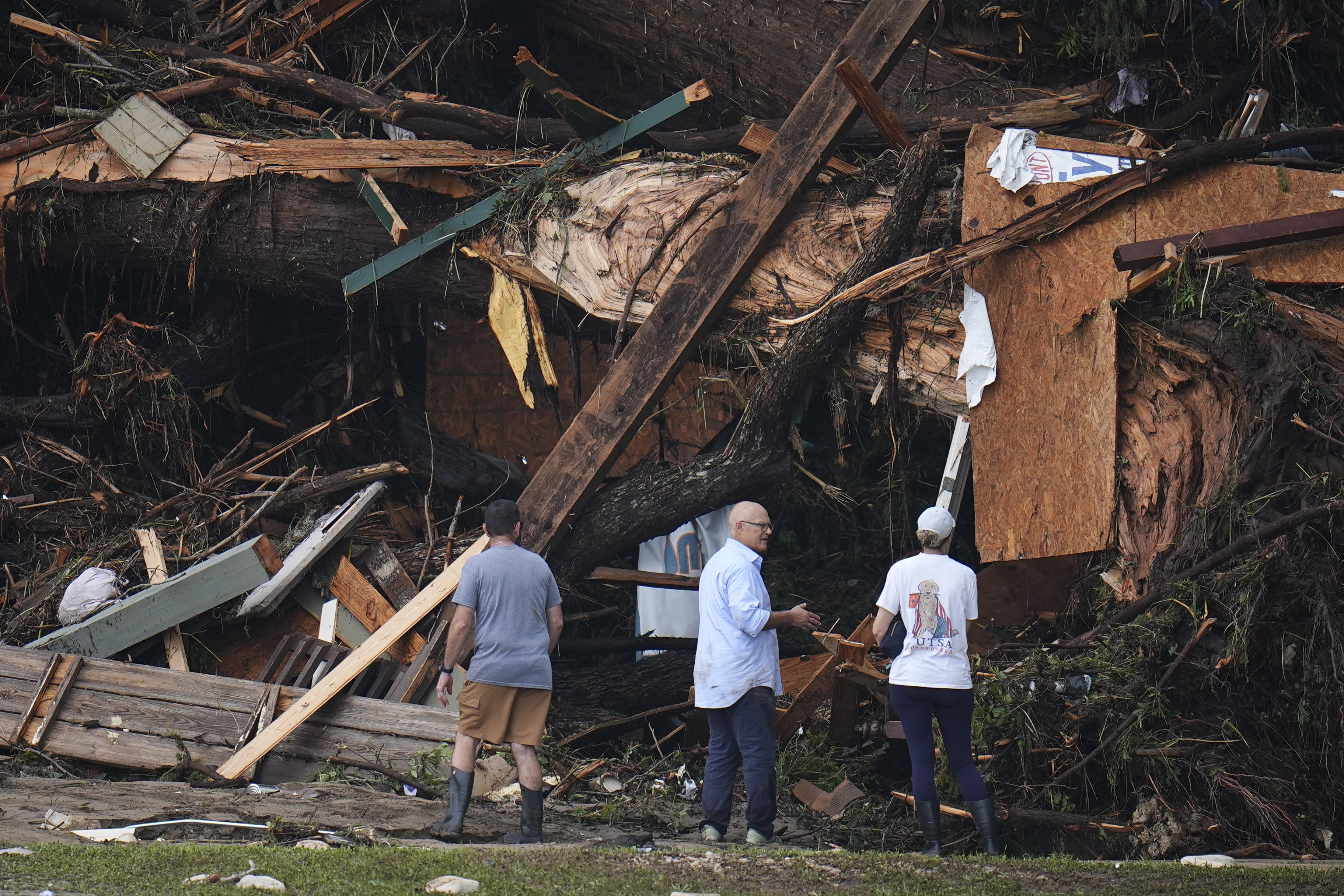Enchentes no Texas deixam 82 mortos e mais de 40 desaparecidos: veja o que se sabe