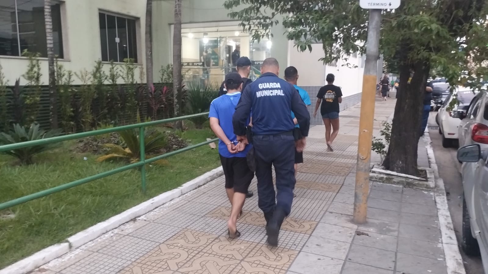 Câmeras flagram e Guarda Municipal Prendte Homem Com Carro Furtado em Volta Redonda | Sul do rio e costa verde