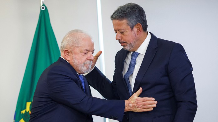 Em telefonema, Lira alerta Lula que governo precisa mudar articulação  política | Blog do Valdo Cruz | G1
