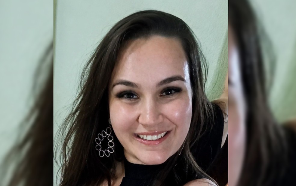 1 de 3
A v&iacute;tima, identificada como Ang&eacute;lica Carnevalle, tinha 32 anos e era enfermeira do Ambulat&oacute;rio M&eacute;dico de Especialidades (AME) do munic&iacute;pio &mdash; Foto: Arquivo pessoal
