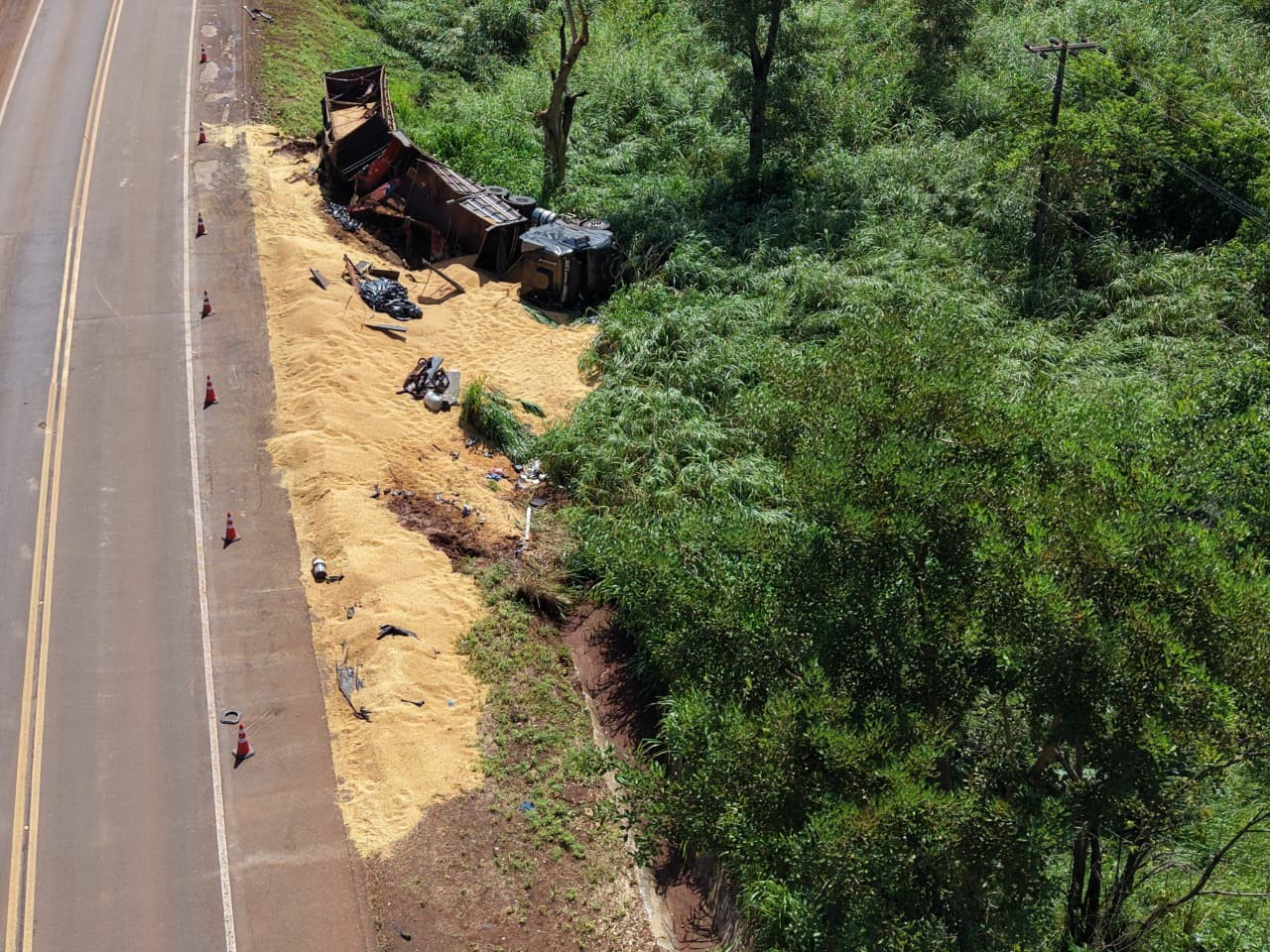 Policial aposentado e esposa morrem em acidente na BR-163 em MS