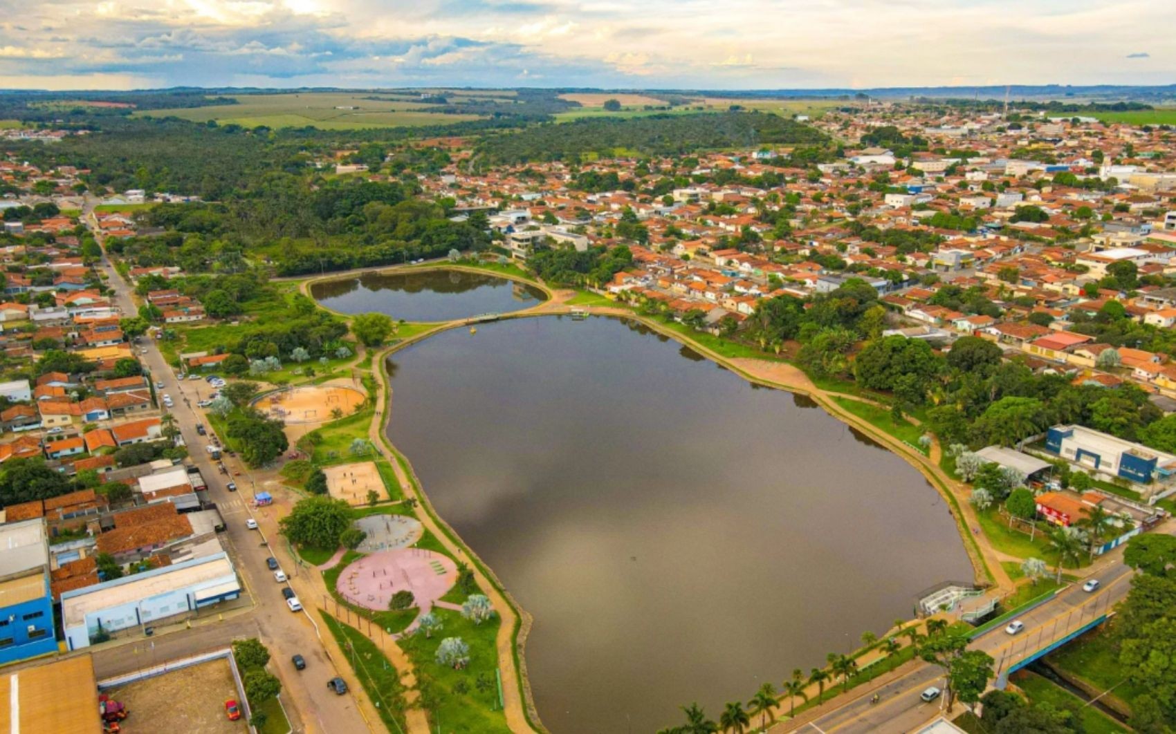 Prefeitura de Bela Vista de Goiás abre concurso com quase 300 vagas e salários de até R$ 7,7 mil