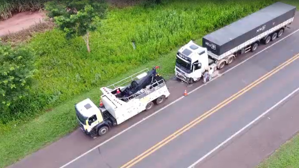 Andradina: acidente entre dois carros e caminhão mata três pessoas no interior de SP