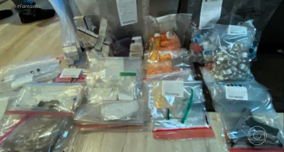 Drogas encontradas em apartamento de 'rainha da cetamina' &mdash; Foto: Fant&aacute;stico