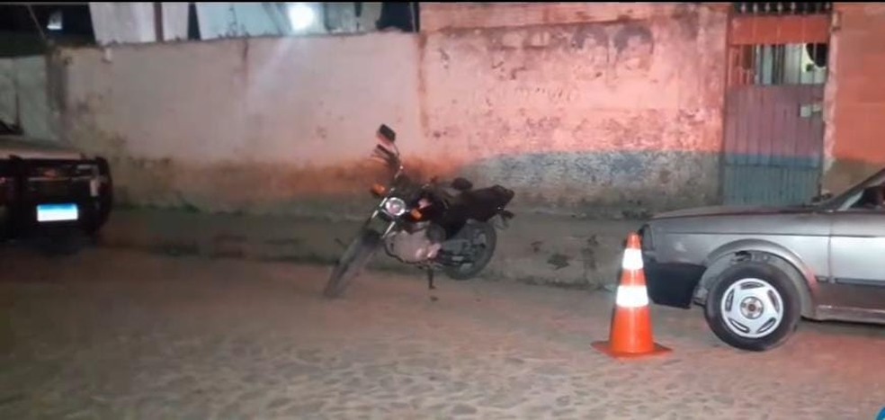 Testemunhas disseram para a polícia que Eduardo se preprava para montar na moto quando foi baleado — Foto: Redes Sociais