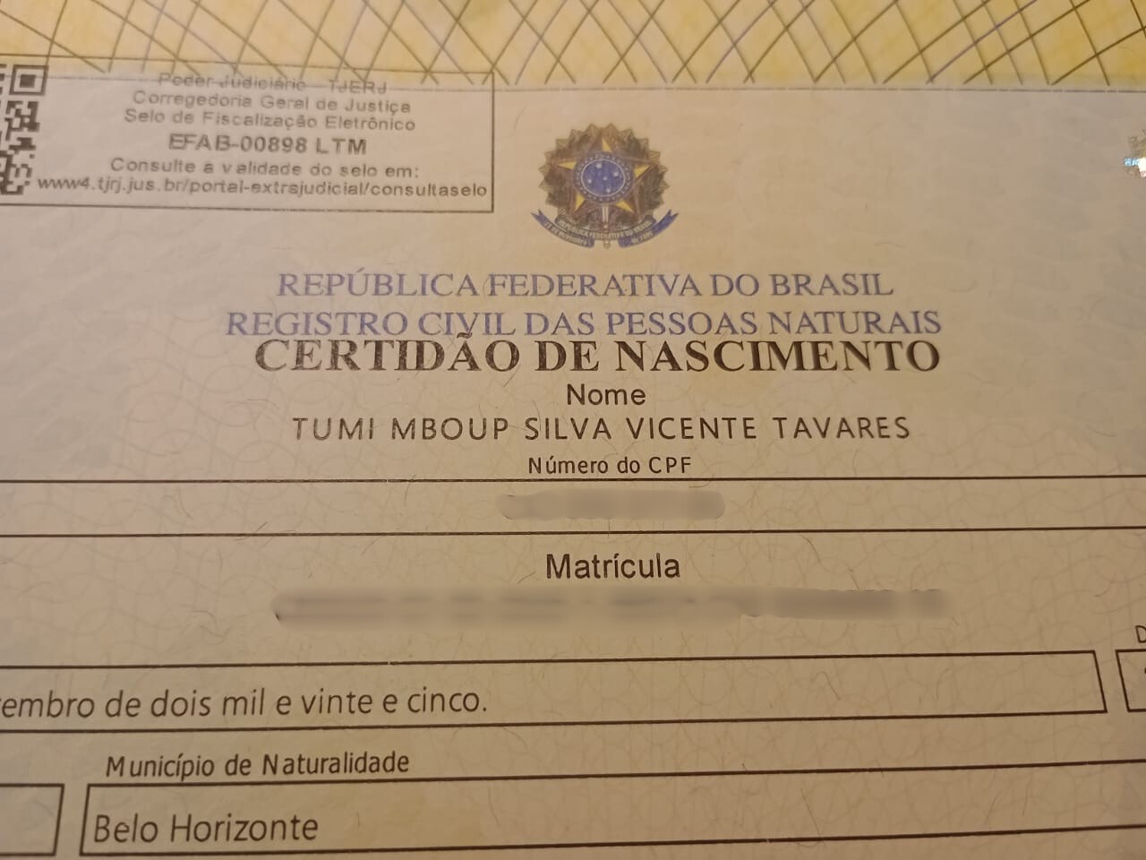 Tumi Mboup: família registra no Rio nome de recém-nascida recusado pela Justiça de Minas Gerais