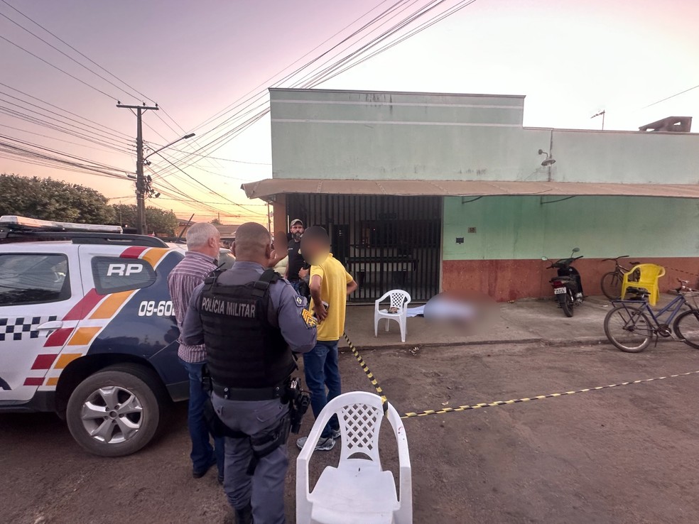 Crime ocorreu em frente a um bar de Colíder (MT) — Foto: Divulgação