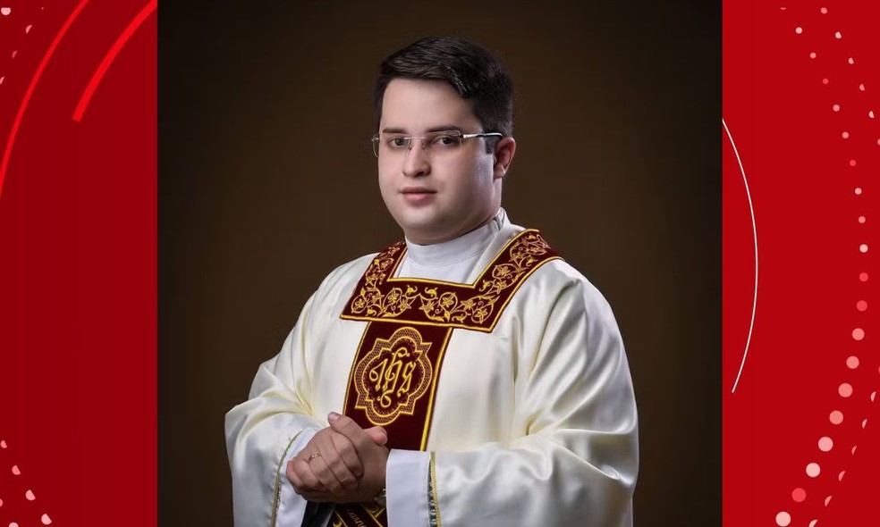 Padre Danilo César de Sousa Bezerra, de 31 anos, será processado por Gilberto Gil — Foto: Reprodução/Diocese de Campina Grande/Studio Foto Braga