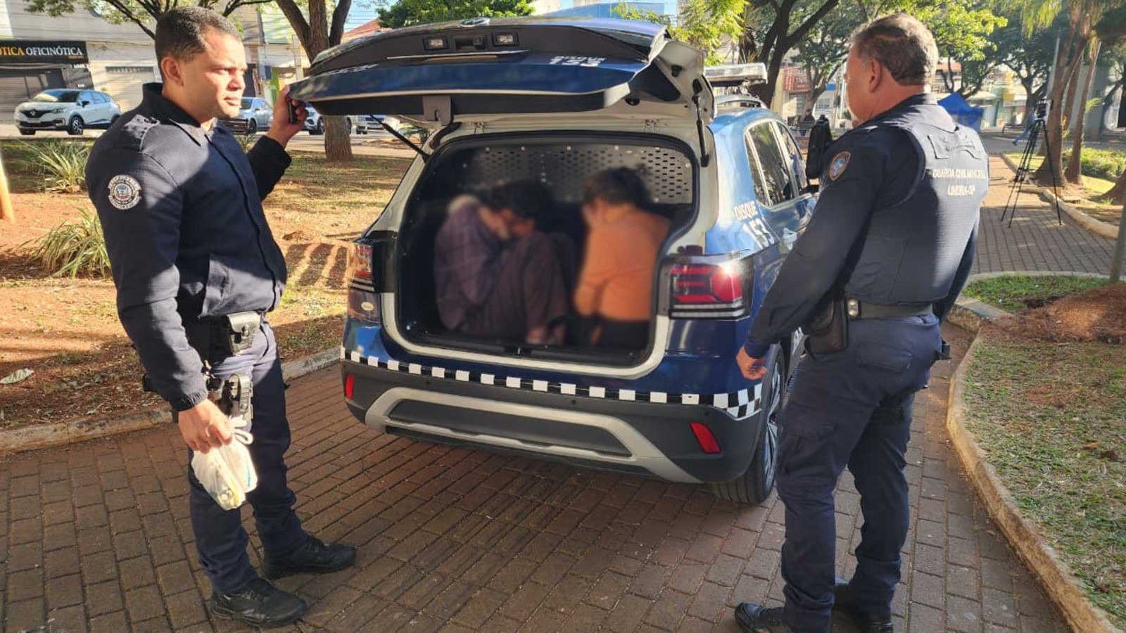 Guarda detém mais dois homens que faziam sexo em banheiro público de praça em Limeira