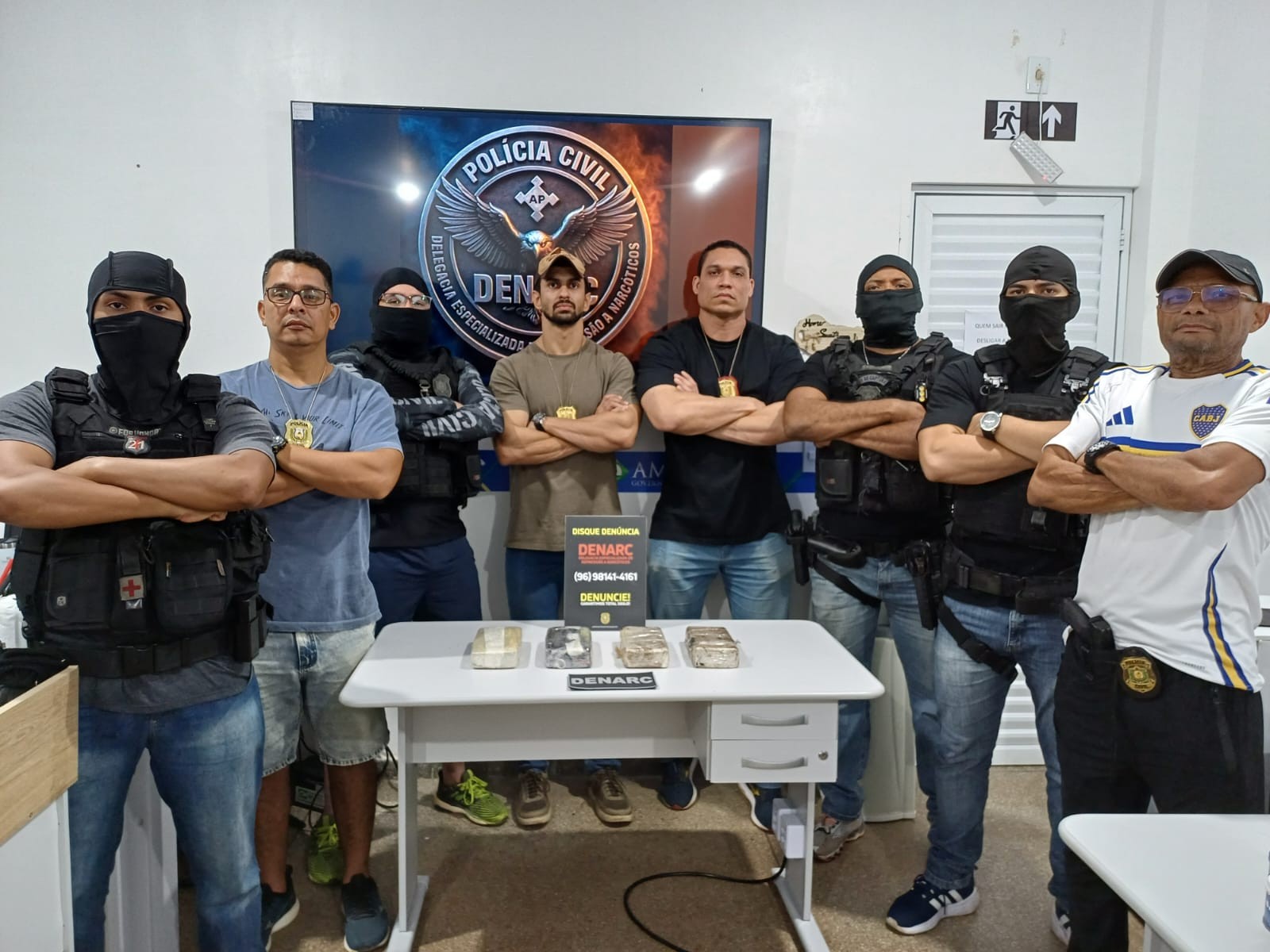 Polícia apreende cocaína em embarcações durante ação em portos de Santana, no AP; VÍDEO