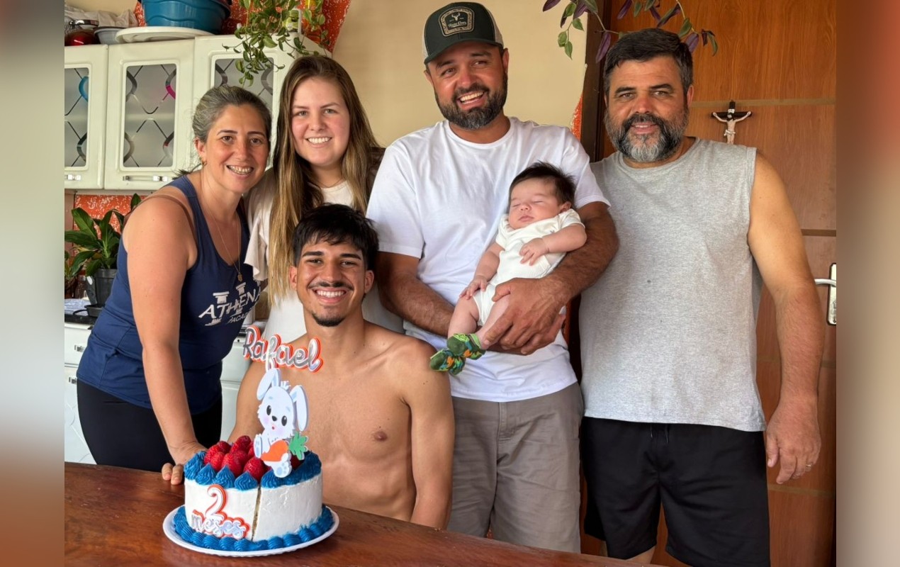 Jovem com melanoma recorre à Justiça por tratamento de R$ 80 mil e mobiliza moradores em campanha: 'Muito apoio'