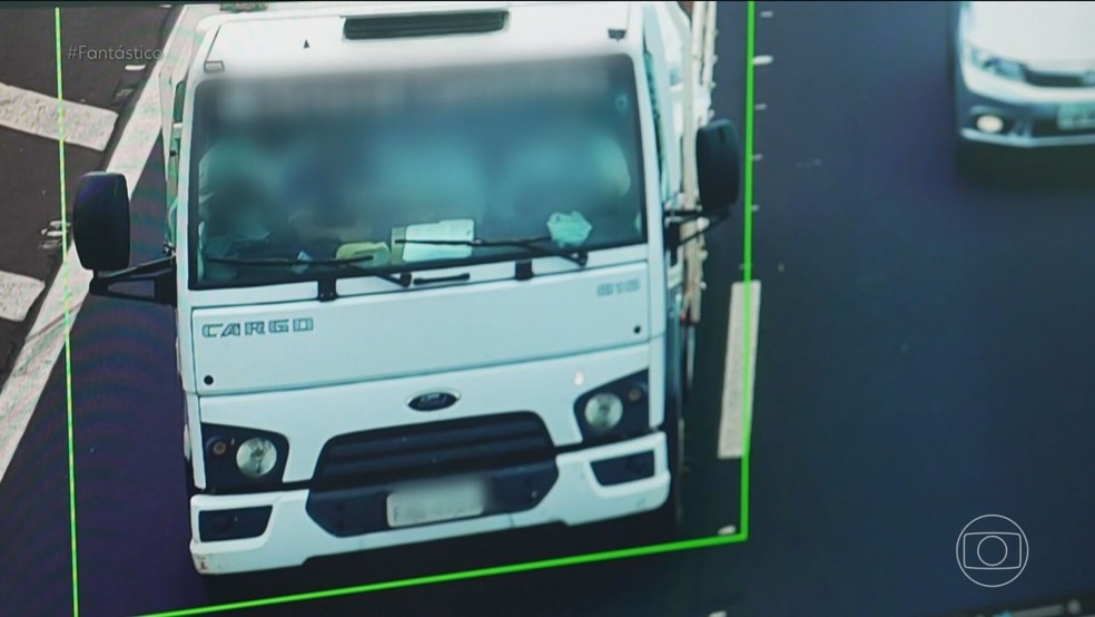 Radares com IA ampliam fiscalização do uso de celular e da falta do cinto de segurança — Foto: Reprodução/TV Globo