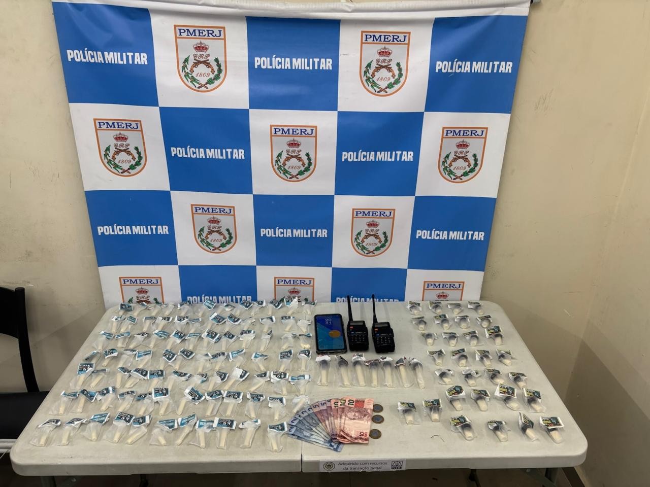 Jovem é preso por envolvimento com o tráfico de drogas em Volta Redonda