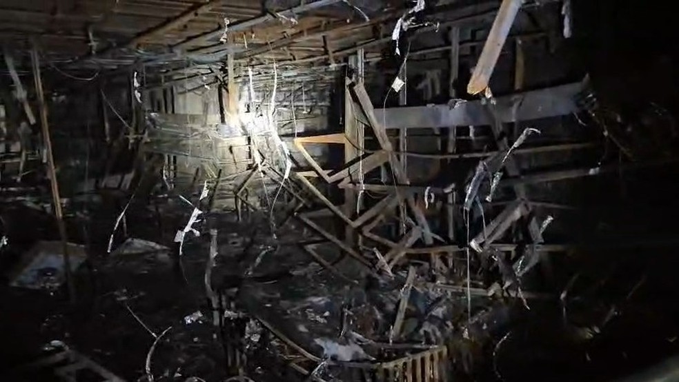 Veja como ficou o interior do Shopping Tijuca três dias após incêndio que matou duas pessoas — Foto: Corpo de Bombeiros