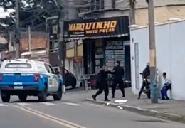 Tiroteio fecha escolas em Mesquita