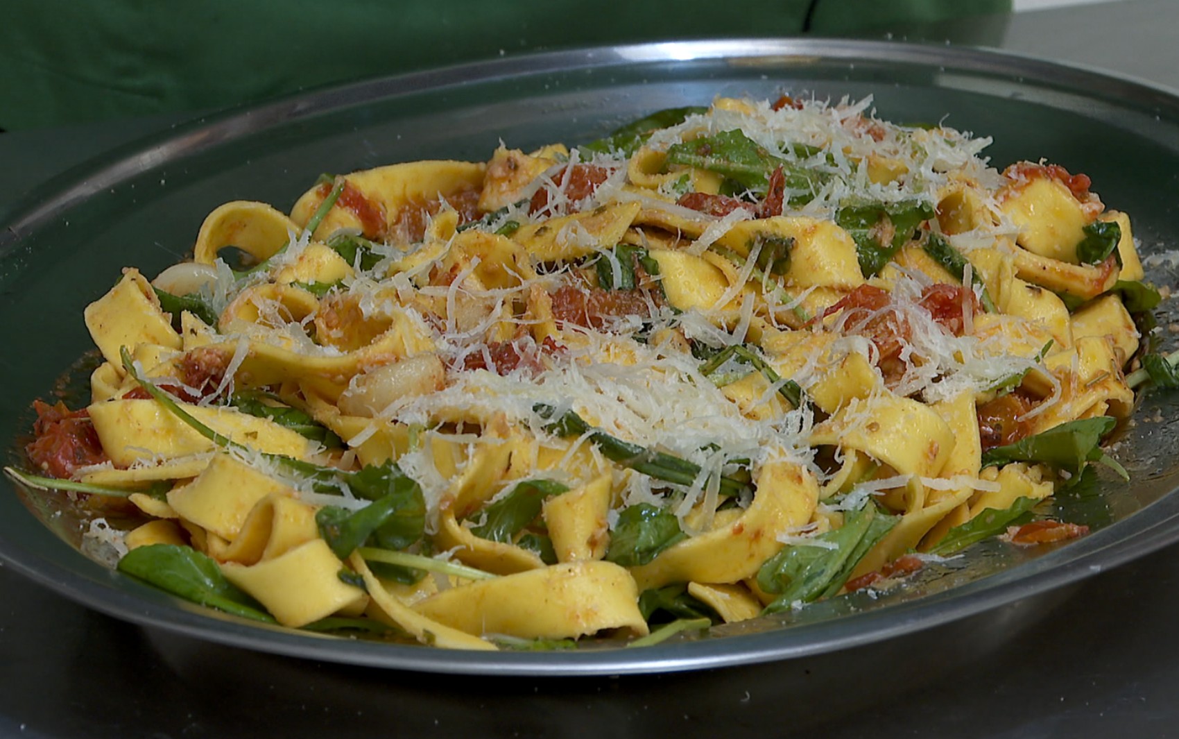'Barato da Cozinha': aprenda a fazer pappardelle com tomate cereja