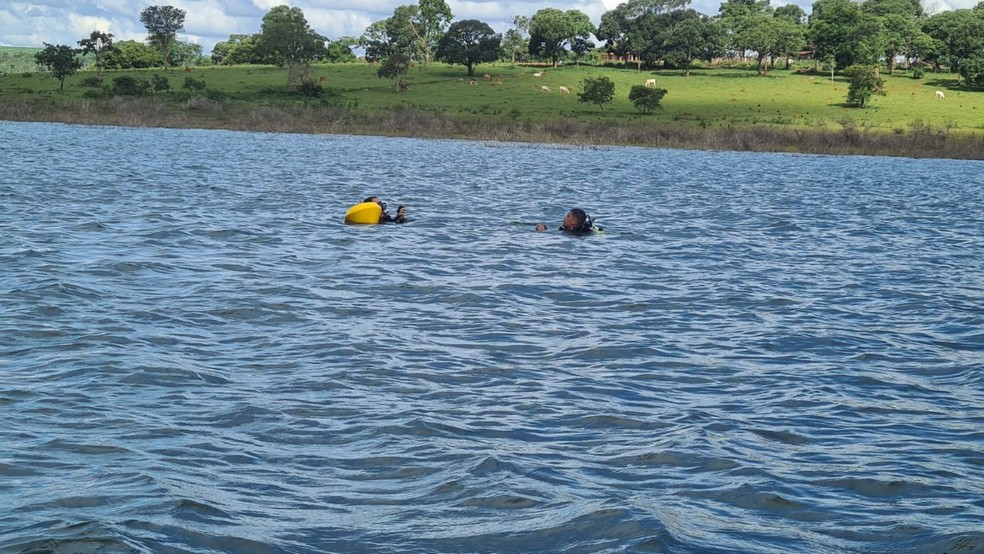 Lago de Furnas em Formiga  — Foto: Corpo de Bombeiros/Divulgação