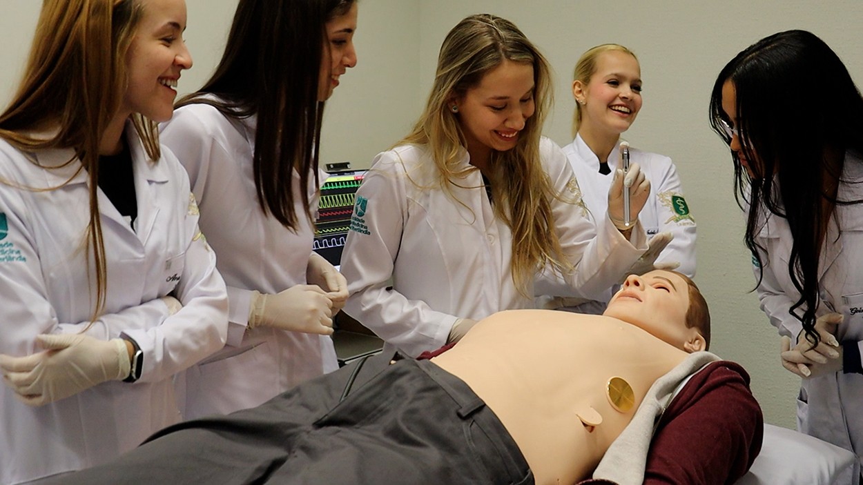 UNIFATRA amplia Centro de Simulação Realística focado na formação de Medicina