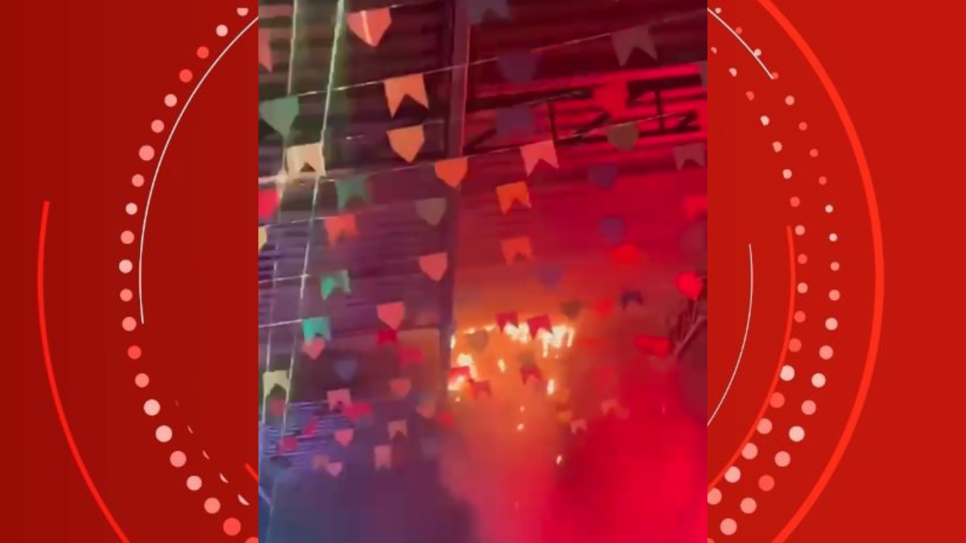 Vídeo mostra momento em que teto de casa de show no Jaraguá pega fogo