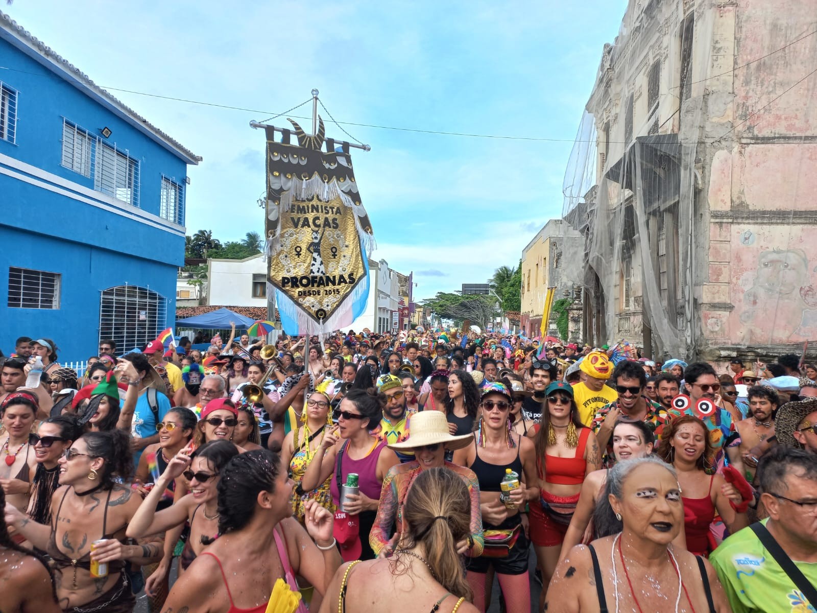 Bloco feminista Vaca Profana retorna às ladeiras de Olinda após dois anos e homenageia mulheres trans