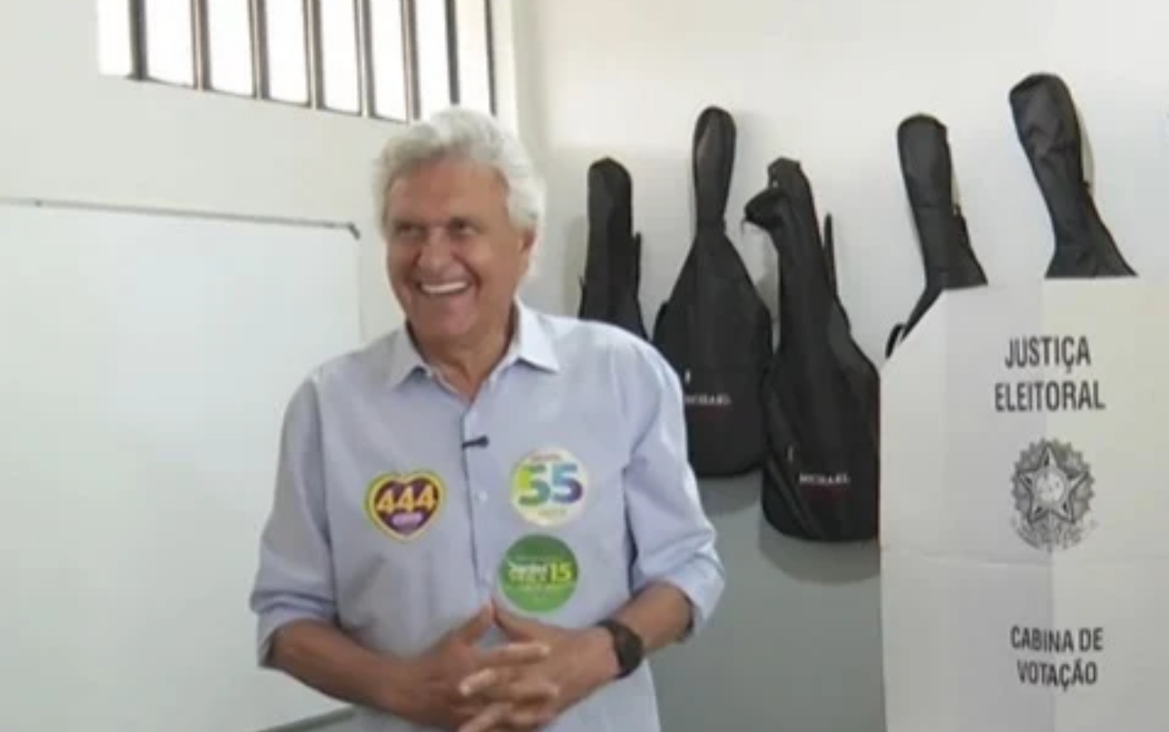 Ronaldo Caiado (PSD) vota em Nova Crixás
