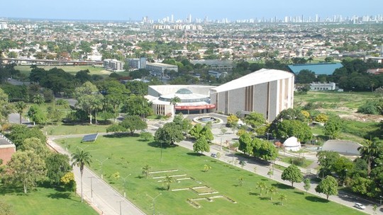 Professores da UFPE, da UFRPE e do IFPE rejeitam proposta do governo federal e decidem manter greve