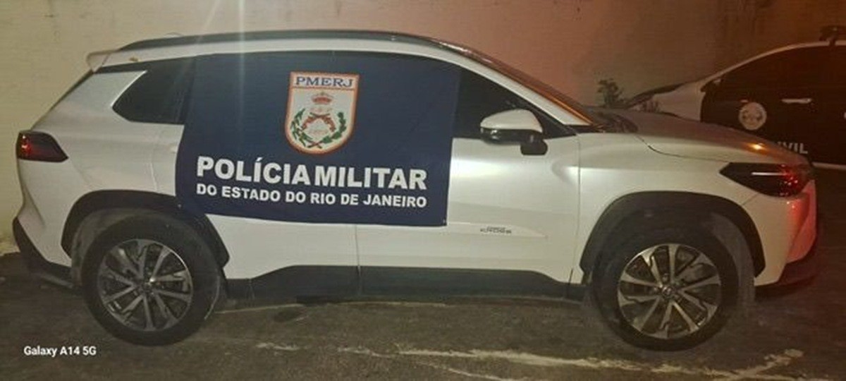 Carro de luxo com suspeita de clonagem é apreendido em Itaocara