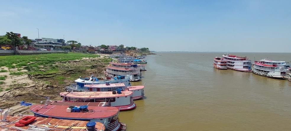 Orla de Parintins próximo ao porto da cidade durante a seca no Amazonas. Foto feita em 27 de outubro de 2023 — Foto: Jean Beltrão/Rede Amazônica