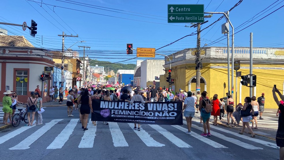 Manifestação em Florianópolis pede o fim da violência contra as mulheres; FOTOS — Foto: Ciliane Pereira/Arquivo Pessoal