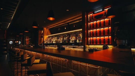 Bar de SP entra para a lista dos 100 melhores do mundo - Exímia, localizado no Itaim Bibi, aparece na 61ª posição no ranking internacional The World’s 50 Best Bars. Lista divulgada nesta quarta-feira (24) reúne bares de 35 cidades ao redor do mundo, com endereços tradicionais em Nova York, Londres, Roma e Barcelona