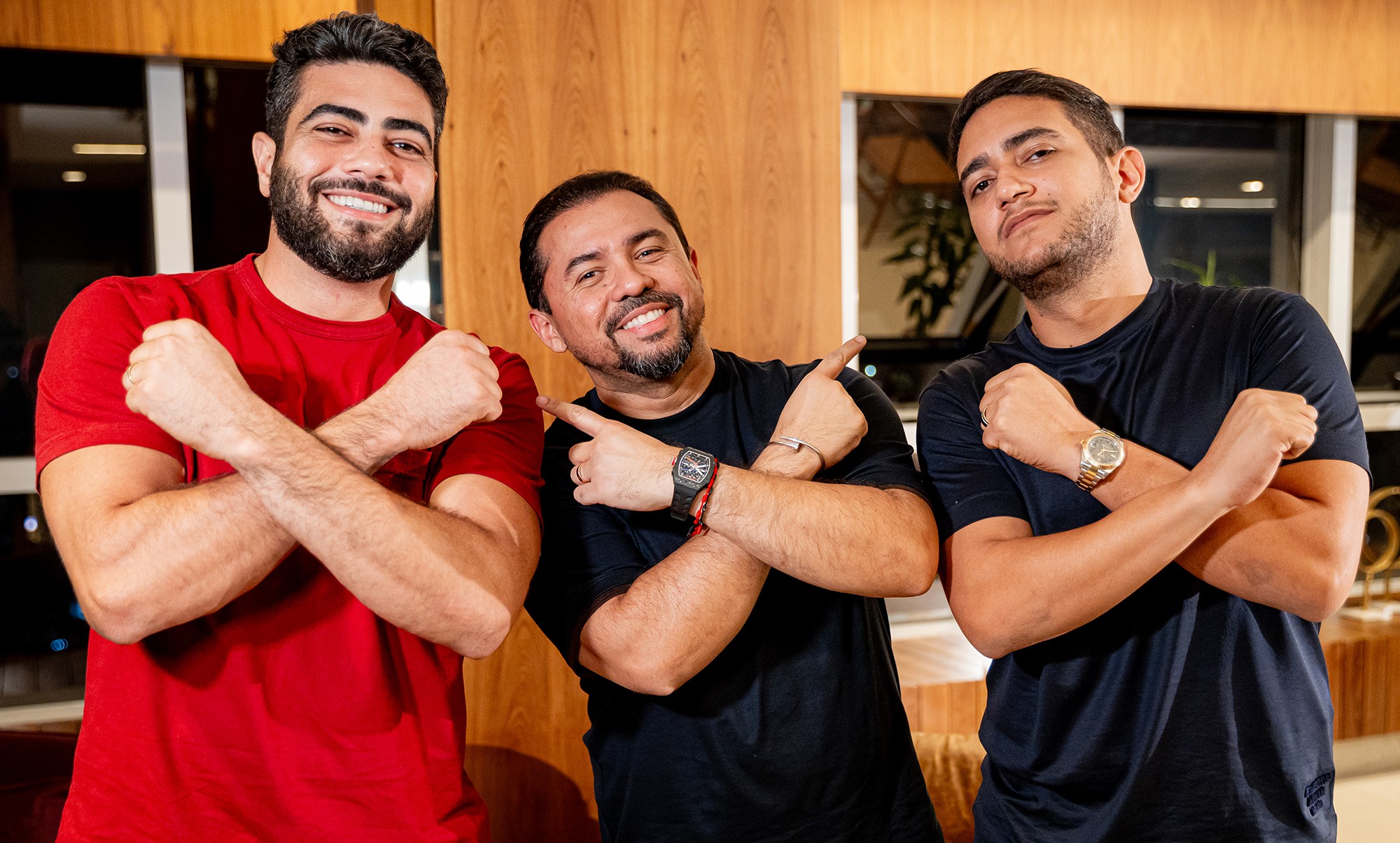 Xand Avião se encontra com Henrique & Juliano em estúdio de Goiânia para gravação de feat em música inédita