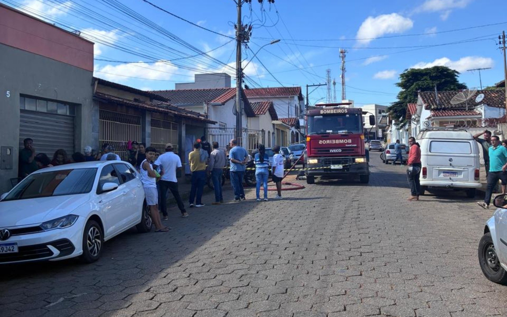 Incêndio em residência deixa uma pessoa morta no centro de Boa Esperança, MG
