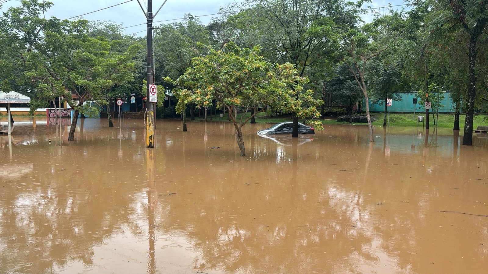Rio Piracicaba extravasa após atingir 4,96 metros; veja pontos interditados e de risco