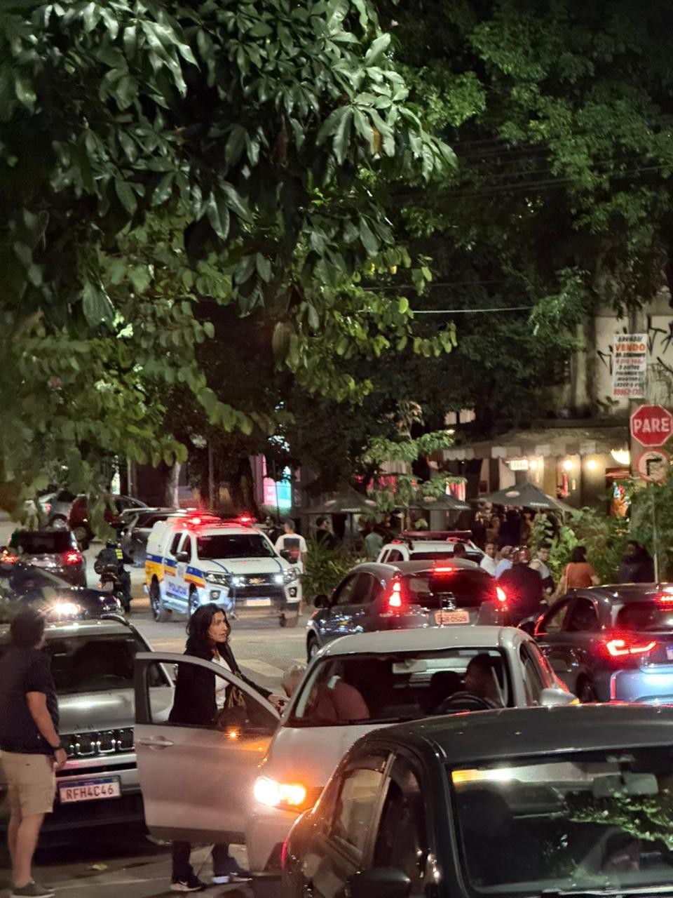 Vazamento de gás fecha rua na Savassi