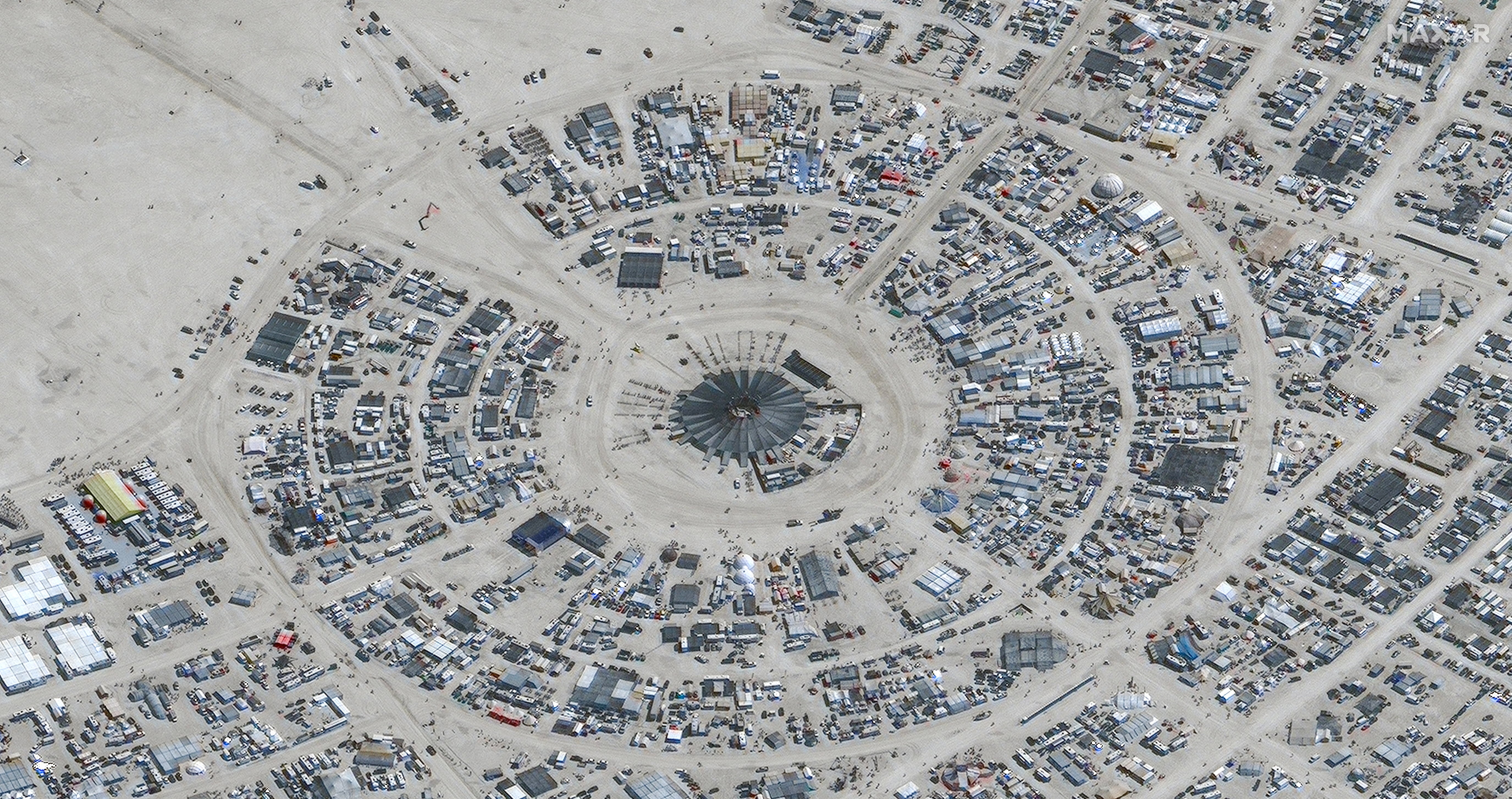 Burning Man: o que acontece agora com 72 mil ilhados por lama no meio ...