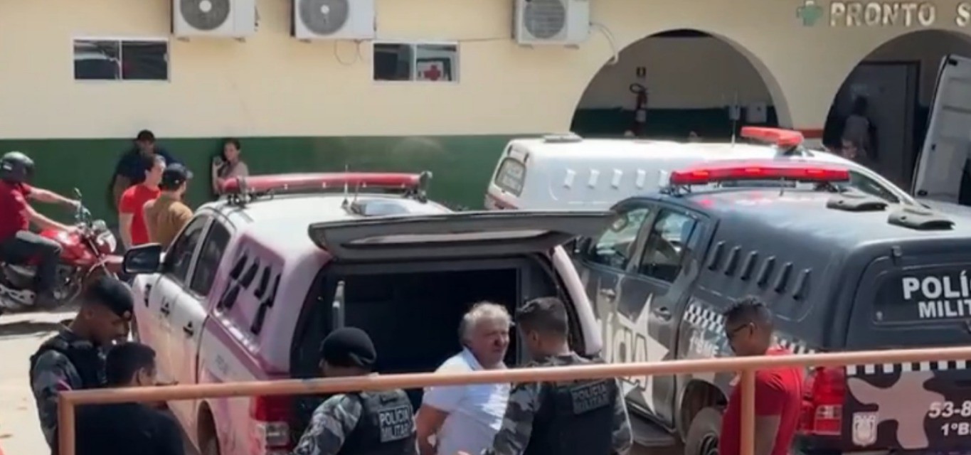 Suspeito de tentar matar esposa, homem toma arma de policial, atira e causa pânico em hospital no PA